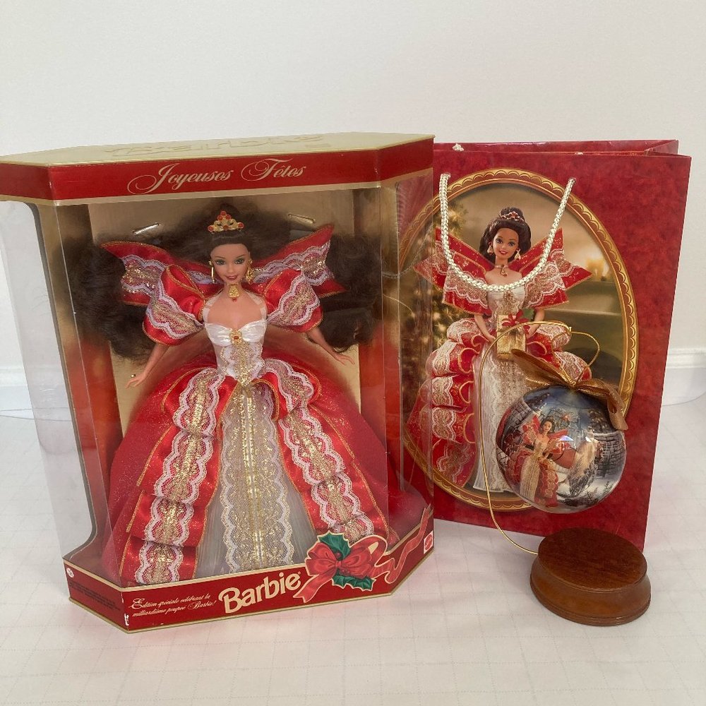 *RARE* FRENCH EDITION Brunette 1997 Holiday Barbie 10th Anniversary Set